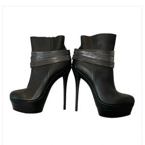 RODO LEATHER HEELS MADE IN ITALY NIB SIZE 9.5